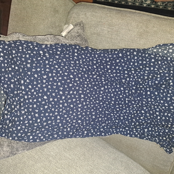 H&M Navy and White Floral Dress - Picture 1 of 2